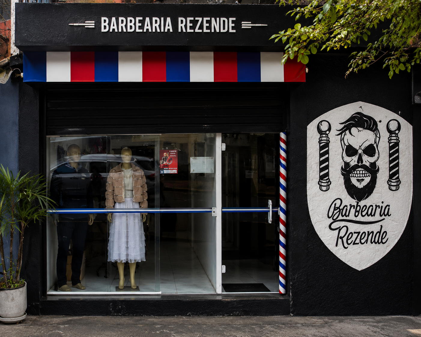 Fachada da Barbearia Rezende na Rua Campante, 266